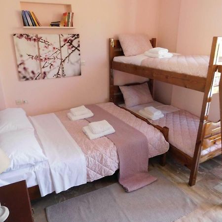 A Bright Home Away From Home Parálion Ástros المظهر الخارجي الصورة