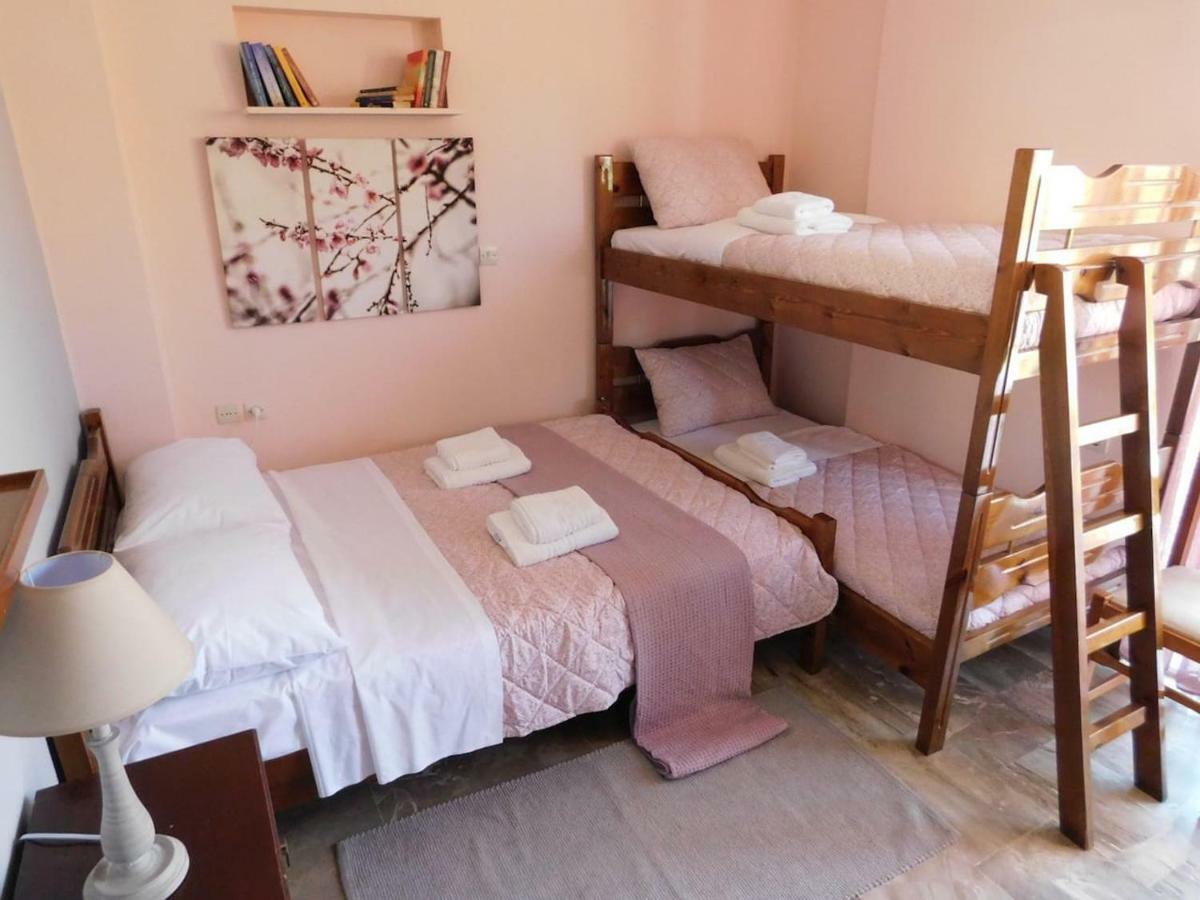 A Bright Home Away From Home Parálion Ástros المظهر الخارجي الصورة
