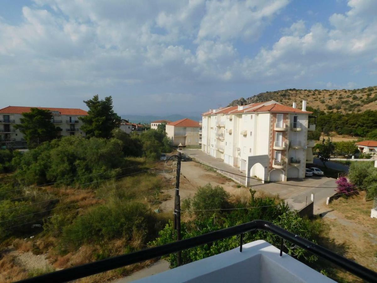 A Bright Home Away From Home Parálion Ástros المظهر الخارجي الصورة