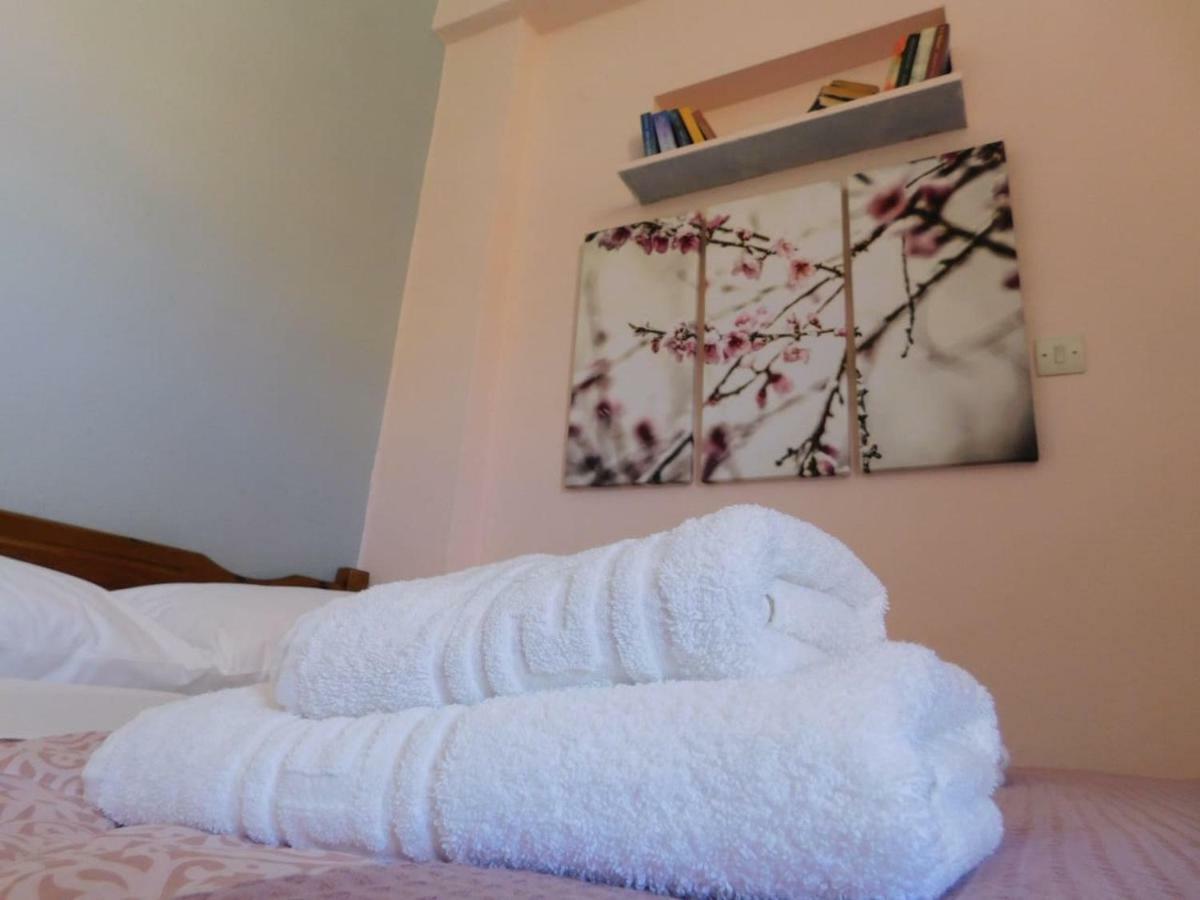 A Bright Home Away From Home Parálion Ástros المظهر الخارجي الصورة